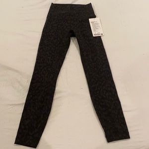 NWT Lululemon Wunder Under 25”